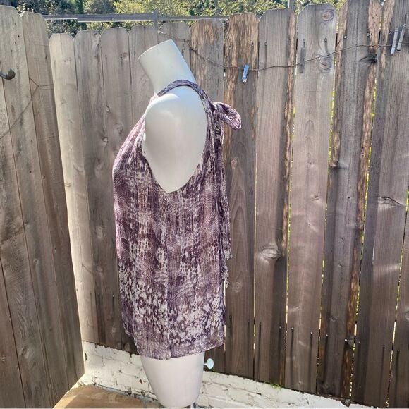 VELVET by GRAHAM & SPENCER Debbie Metallic Halter
Size medium - Picture 9 of 15